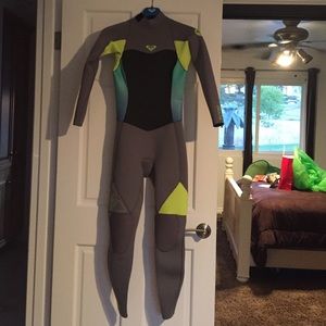 Roxy wetsuit
