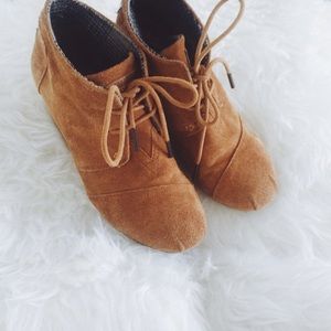 TOMS Camel Suede Women's Desert Wedges