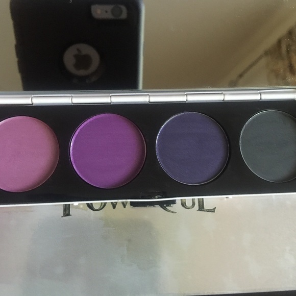 SALE 🎈 MAC ARCHIE EYESHADOW PALLET