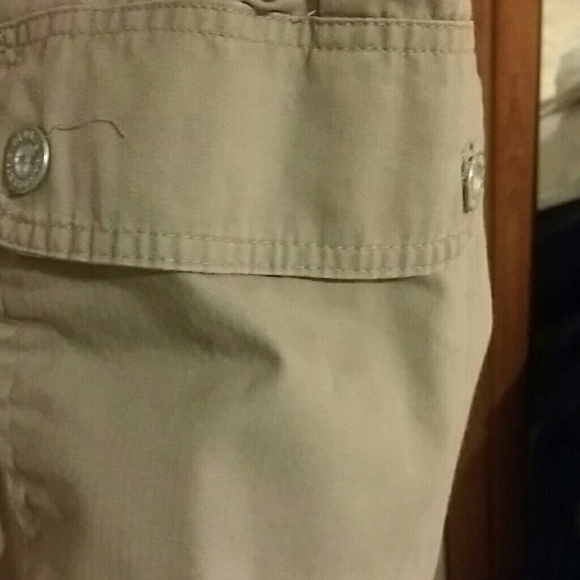 Gloria Vanderbilt tan skirt. - Picture 3 of 3