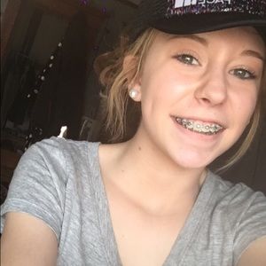 Meet your Posher, Brooke