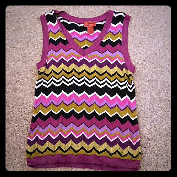 * Knit chevron vest *