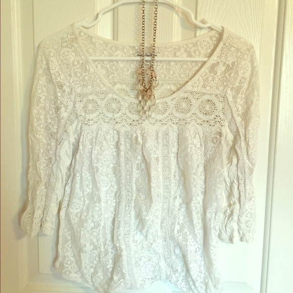 American Eagle white lace top