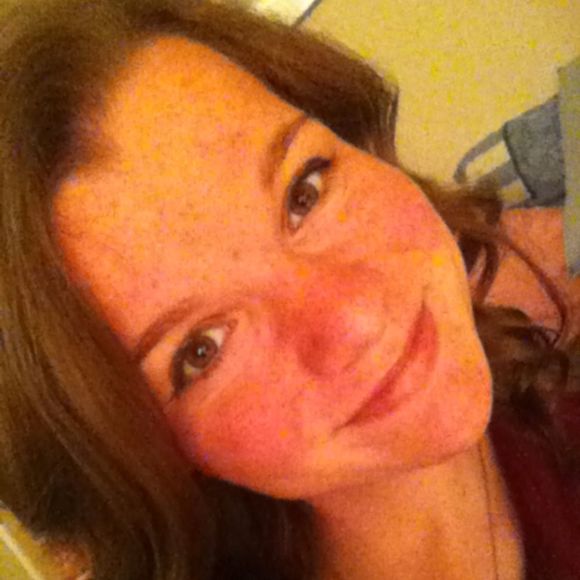 Meet your Posher, Alyssa