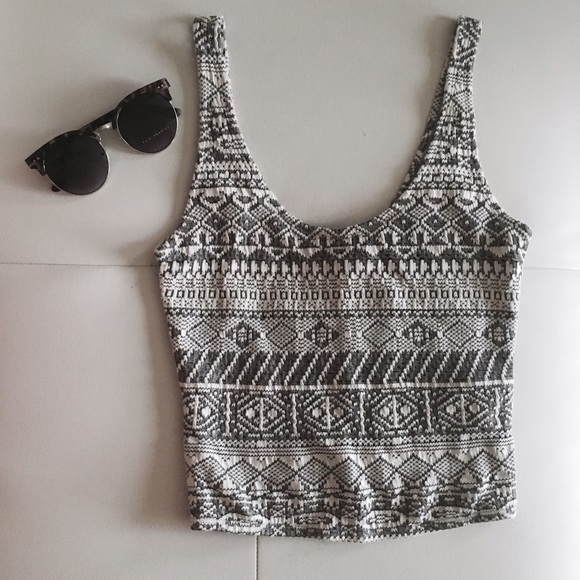 Hollister Aztec snake pattern crop top NWT