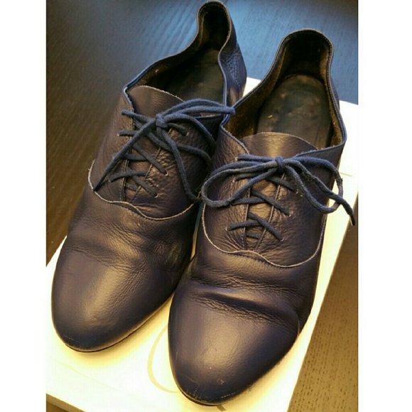 AA Navy Bobby Leather Lace up shoe