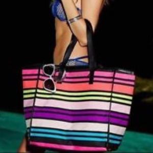 NWT limited edition Victoria's Secret getaway bag!