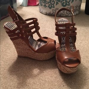 Tan Wedges!🎀