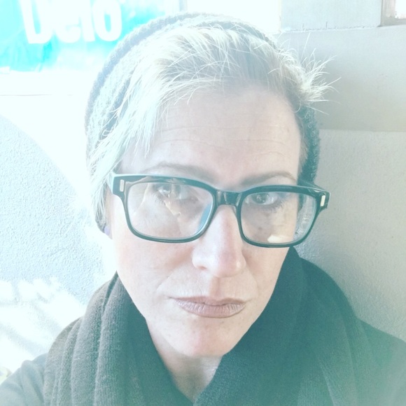 Meet your Posher, Lasara - Picture 2 of 4