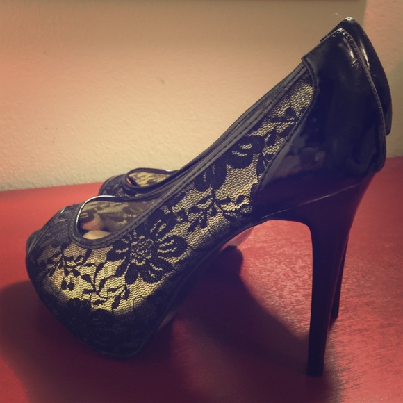 Guess peep toe black lace heels