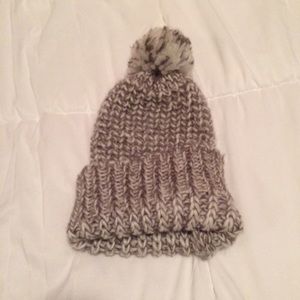 Knitted Pom-pom Beanie