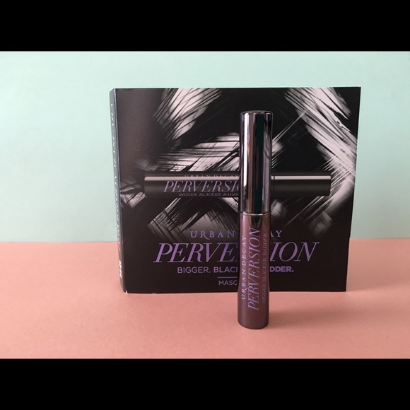 Perversion Mascara - Picture 2 of 3