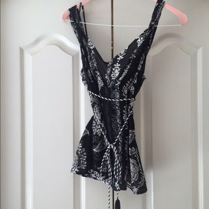 White House black market flowy, flirty top