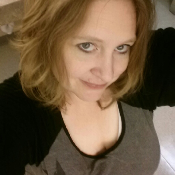 Meet your Posher, Jennifer - Picture 1 of 1