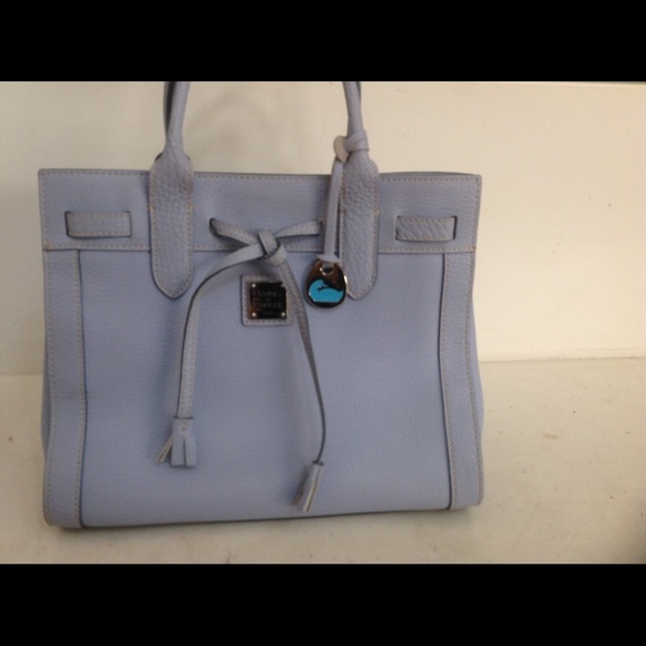 💓CLEARANCE💝Dooney & Bourke medium tote,authentic