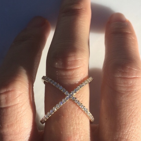 .925 Sterling Diamond X Ring GORGEOUS - Picture 2 of 3