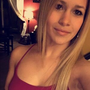 Meet your Posher, Annie