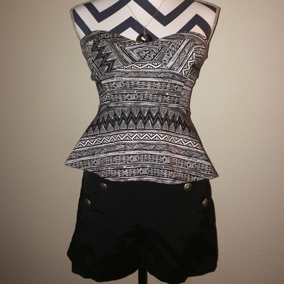 NWOT Full Tilt peplum strapless Aztec print top - Picture 2 of 3