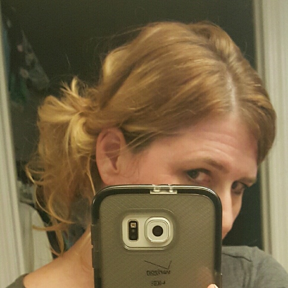 Meet your Posher, Julie - Picture 1 of 1