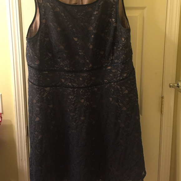 24w navy/kakhi shorter lace dress. GabbySkye brand