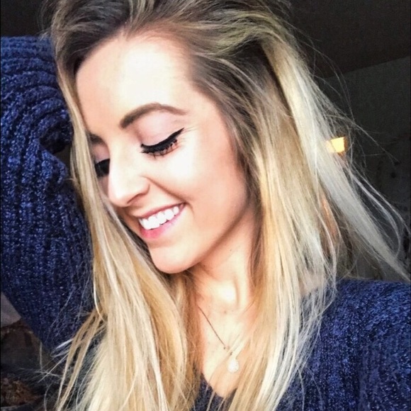 Meet your posher! - Picture 3 of 3