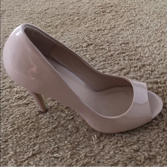 Signature Selia Nude Colored Heels