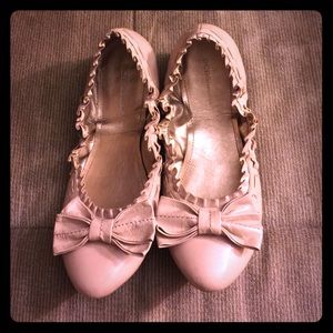BCBG nude patent bow flats
