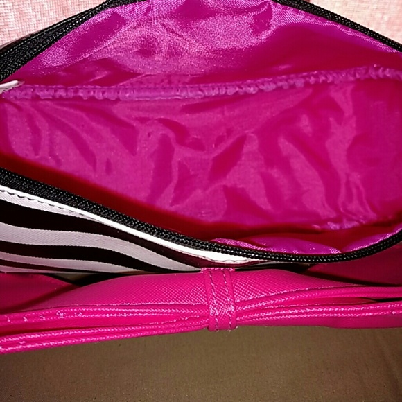 Kenneth Cole Reaction big pink bow on my bag! - Picture 2 of 2