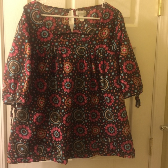 24w Maurcies colorful top. SF/PF.