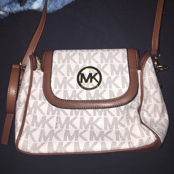 MK SATCHEL