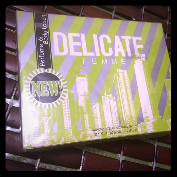 Delicate femme perfume & lotion 💚