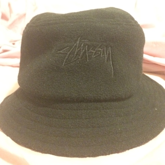 Stussy bucket hat