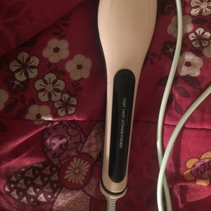 Brush flat iron