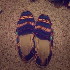 Sanuk Tribal pattern