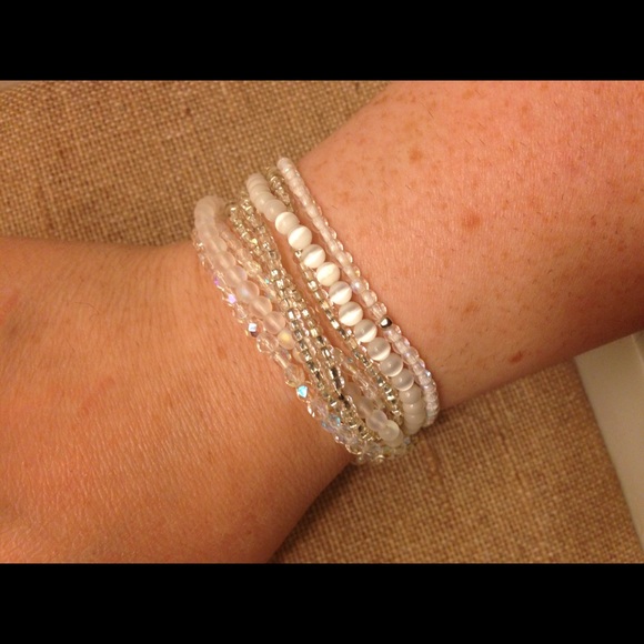 🌟 LAST CHANCE 🌟Opal, silver & white bracelet