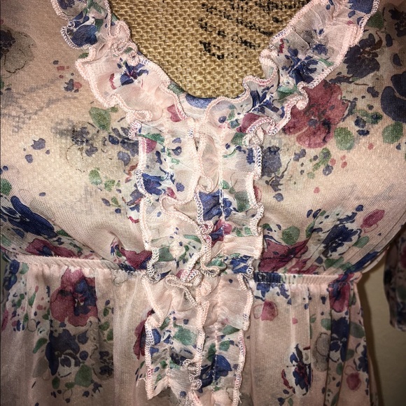 Floral blouse - Picture 2 of 4
