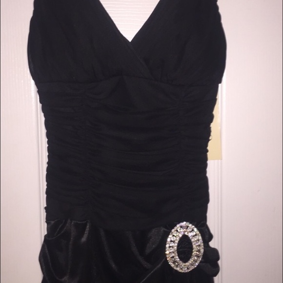 Dress - Picture 2 of 2