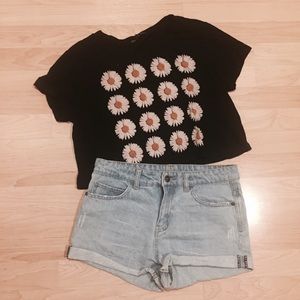 Urban Outfitters Daisy Crop Top🌼