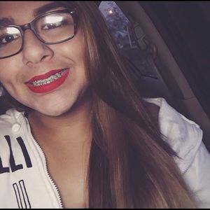 Meet your Posher, Briana