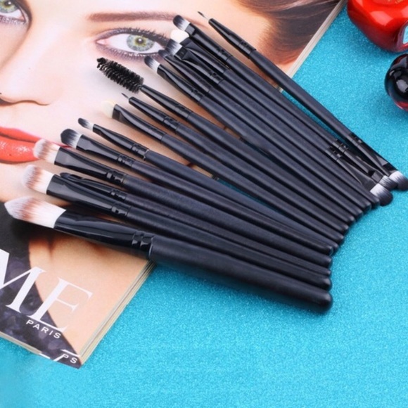 Other - Brand New! 15 Pcs Brush Set