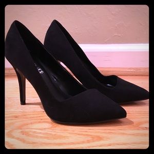 Worn twice. Black faux suede Aldo pumps