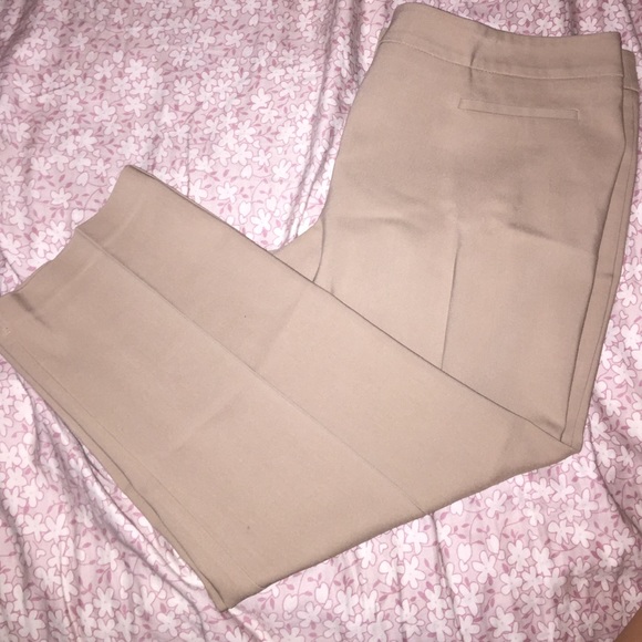 Apt 9 modern fit Capri pants