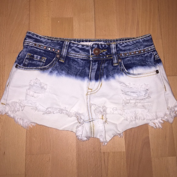 Low rise denim shorts