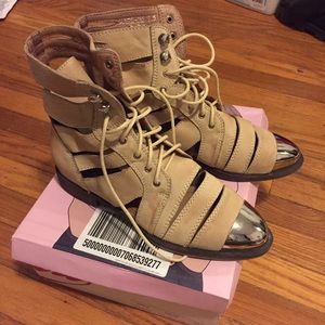 Jeffrey Campbell size 7.5 slashed cap combat boot