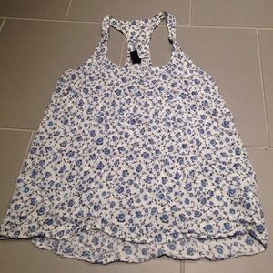 💃🏼 MOVING SALE Blue Floral Tank