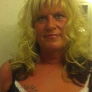 Meet your Posher, Lora