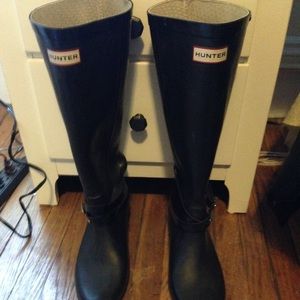 Black hunter rain boots.