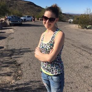 Meet your Posher, Danielle