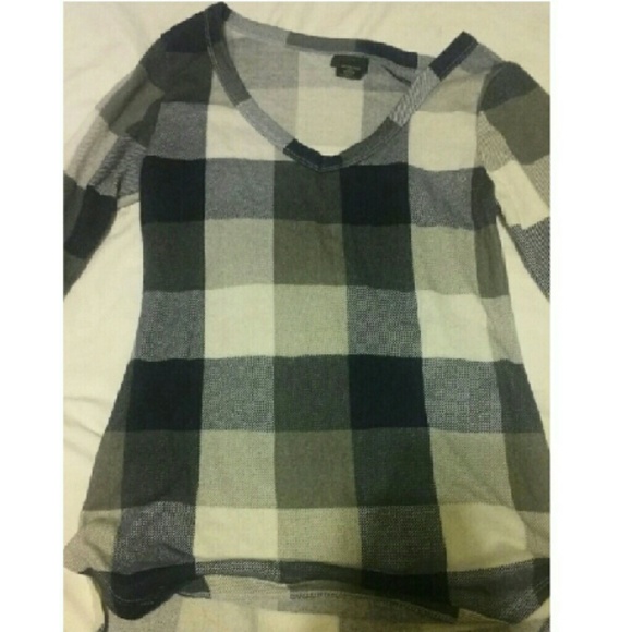 Long Sleeve V-Neck Bundle!! - Picture 2 of 3