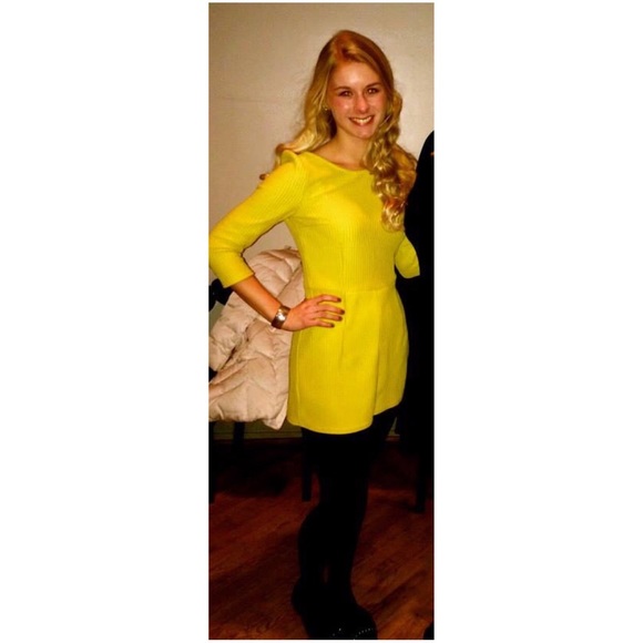 Yellow Green Ribbed dress - Picture 4 of 4